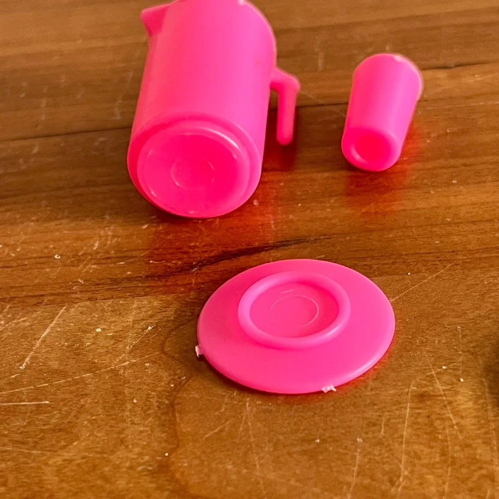 Vintage Barbie 80s Hot Pink Kitchen Accessories‎ Pitcher Cup Plates 4pc Set